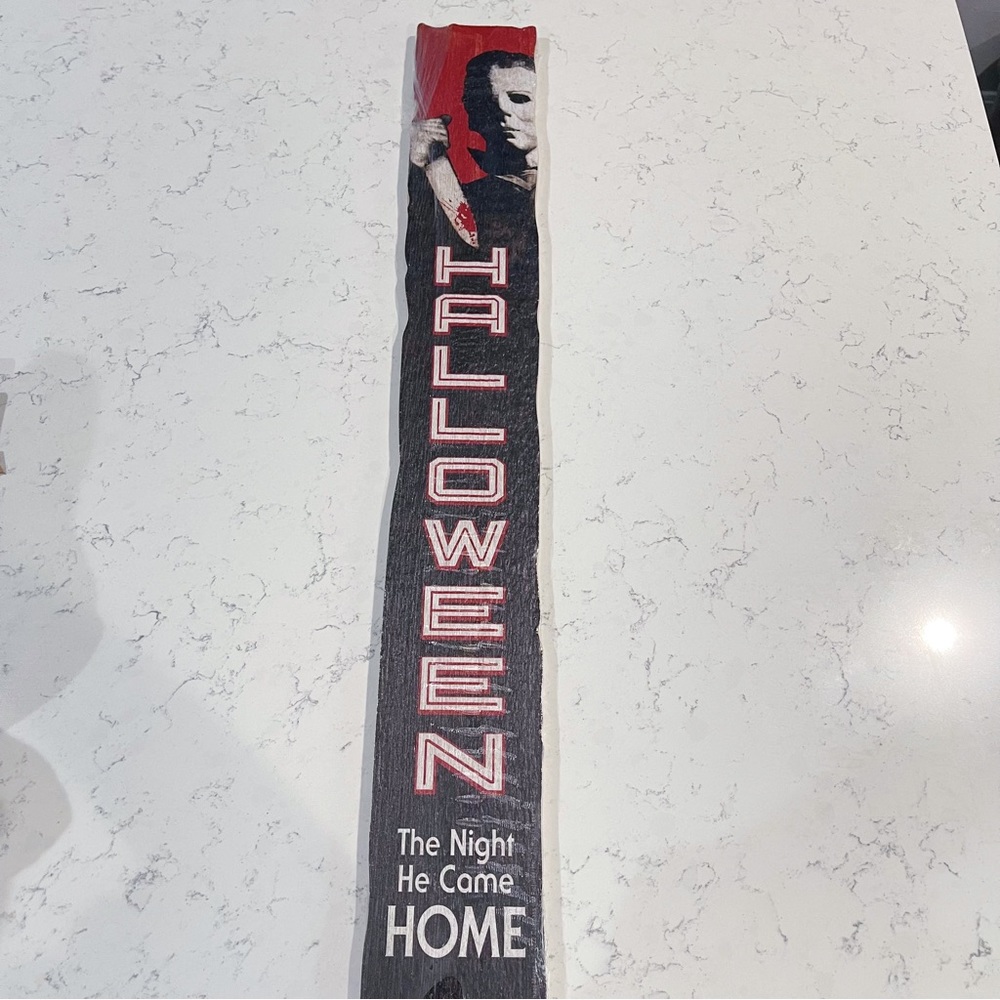 Michael Myers Wooden Sign Decor 🩷